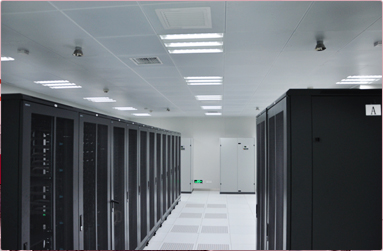 存儲(chǔ)大型機(jī)以及刀片服務(wù)器，冷通道提高制冷效率，節(jié)約電能